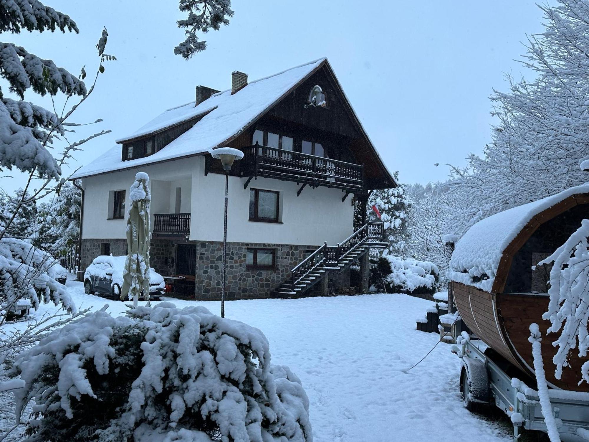 Lesniczowka Wiezyca I Domki Szymbark  Buitenkant foto